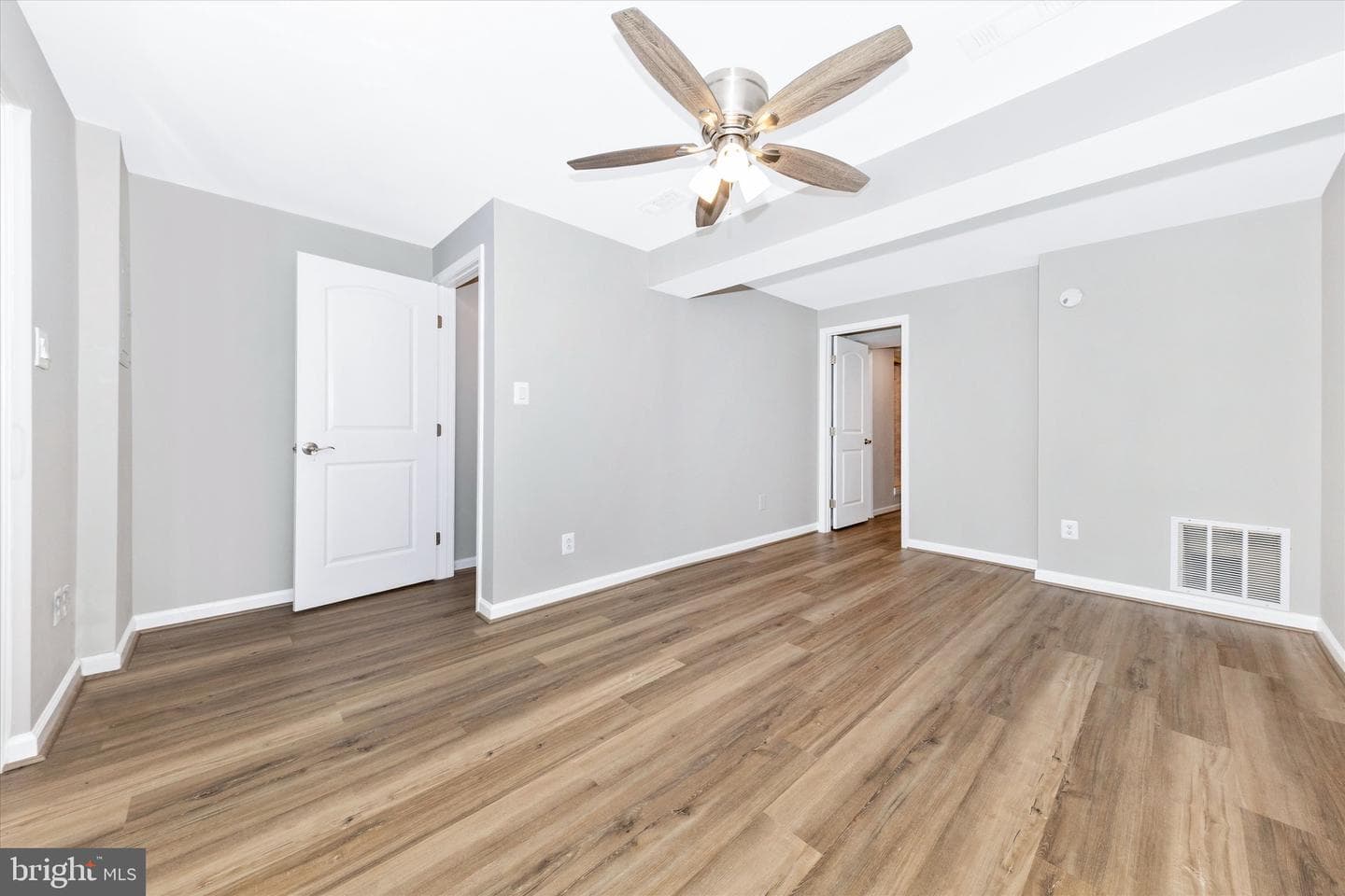 106 Charing Court photo 26