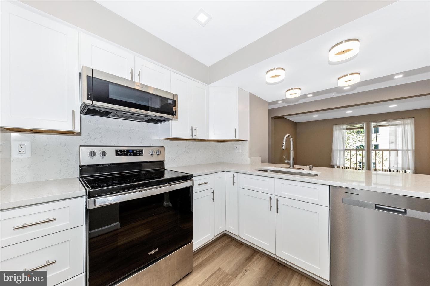 106 Charing Court photo 4