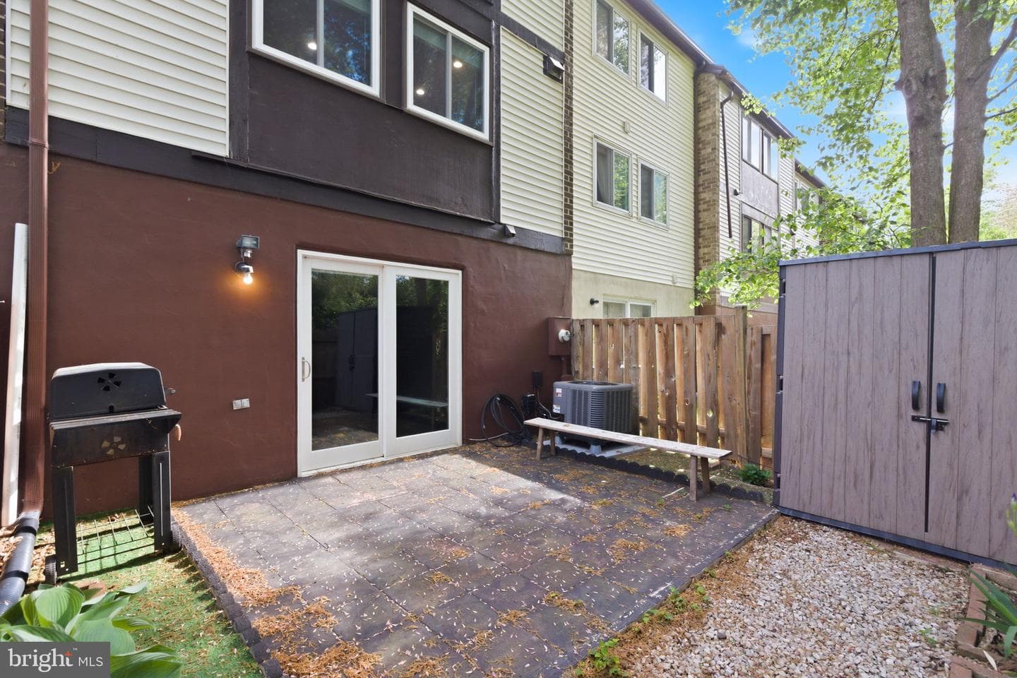 614 Giles Place photo 3