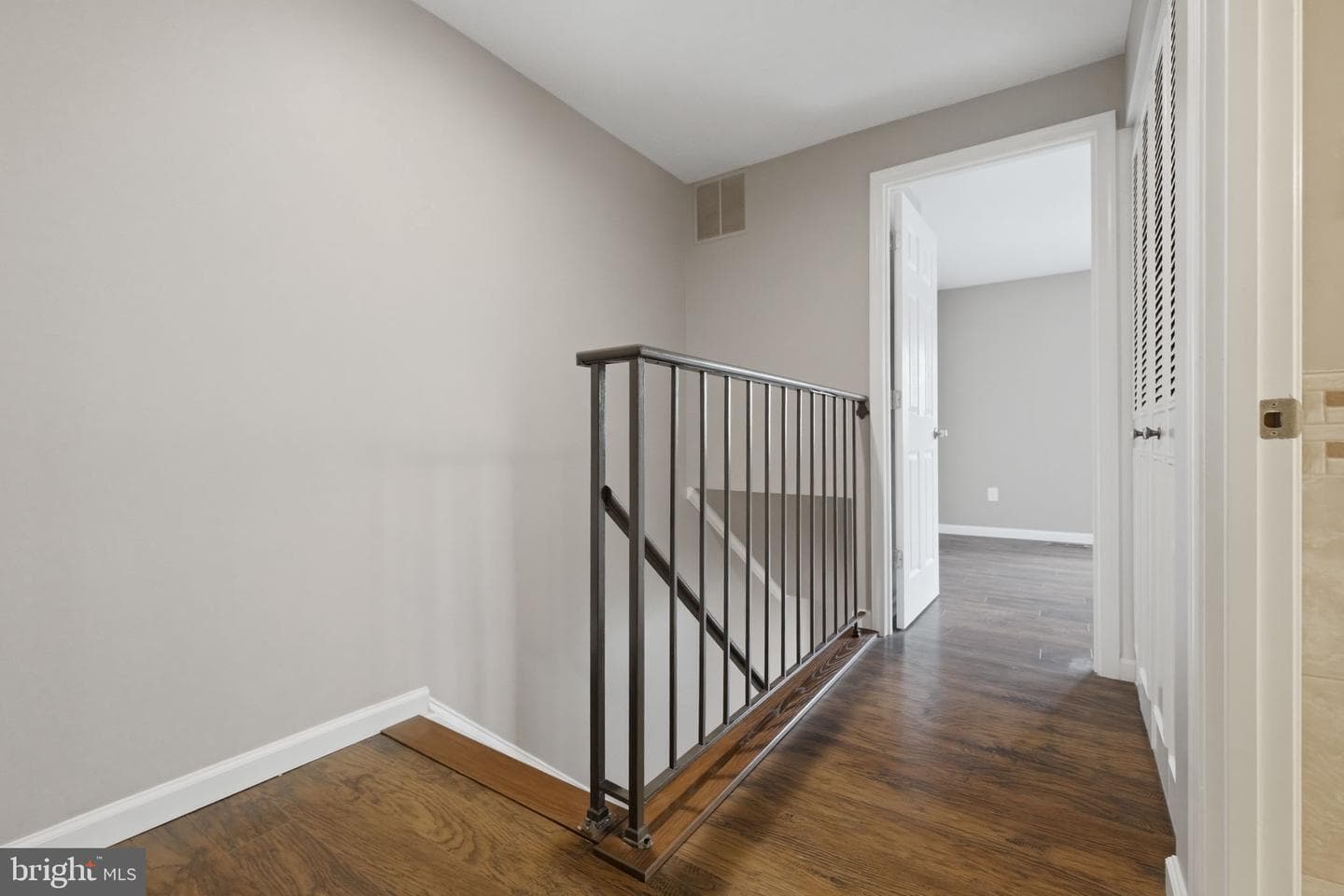 614 Giles Place photo 30