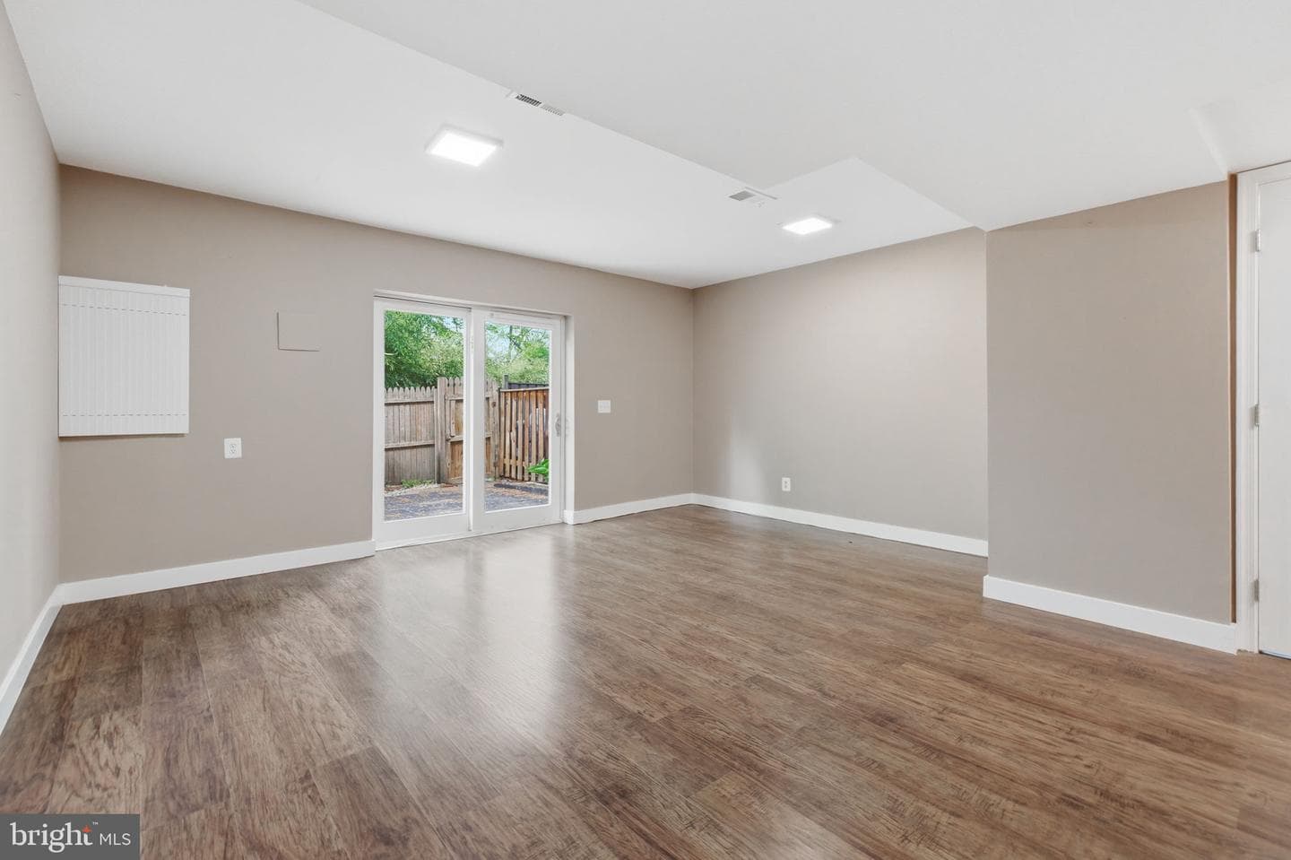 614 Giles Place photo 48