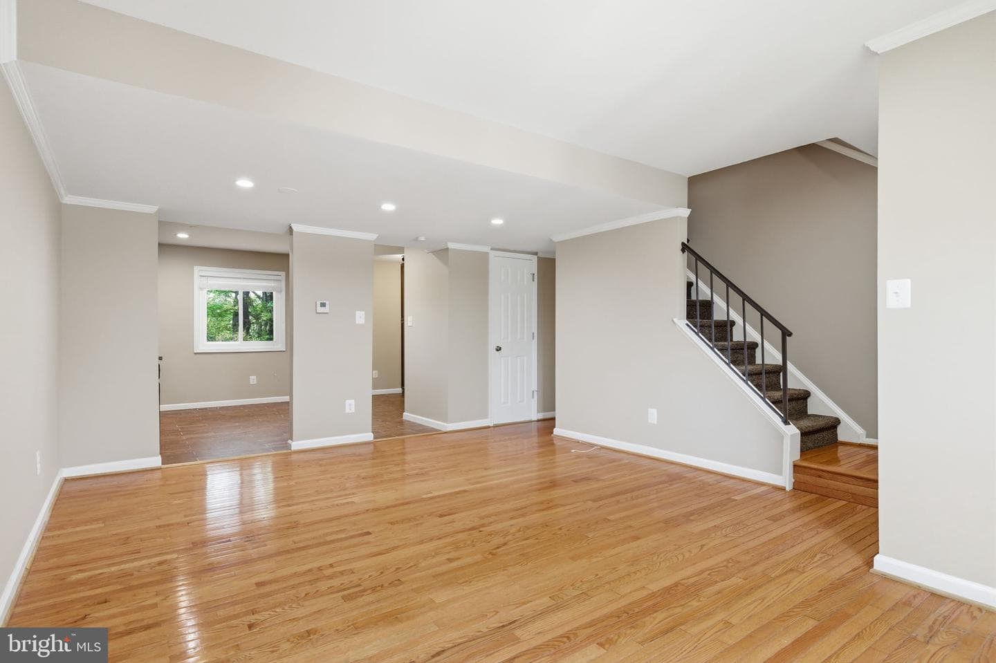 614 Giles Place photo 5