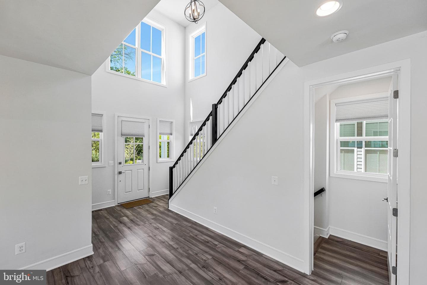 23099 Glenwood Heights Circle photo 12