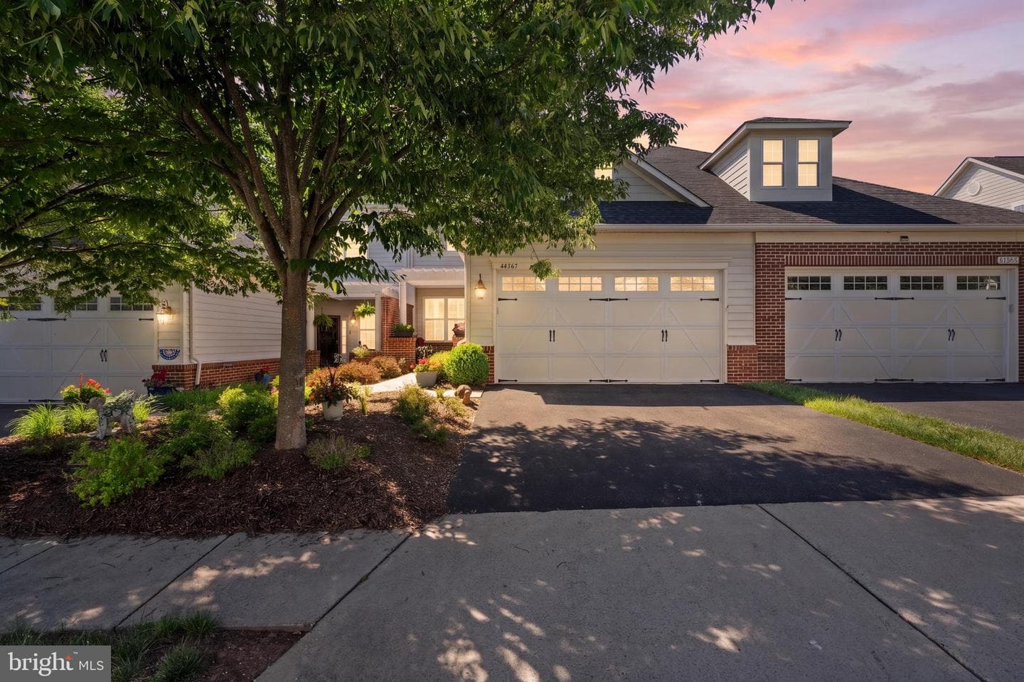 44367 Oakmont Manor Square photo 2