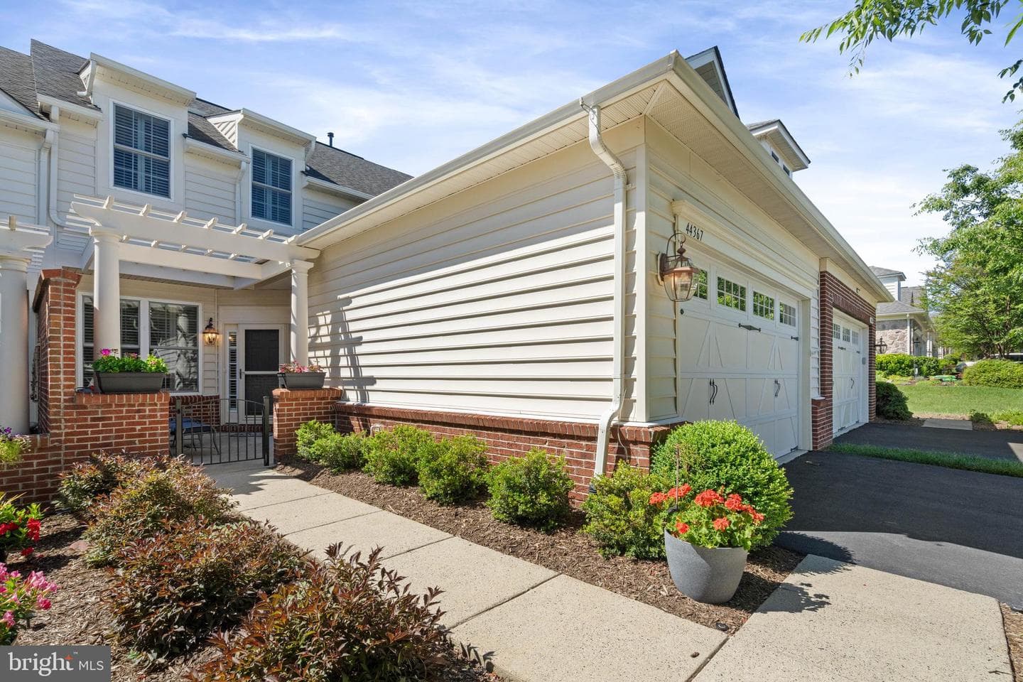 44367 Oakmont Manor Square photo 4