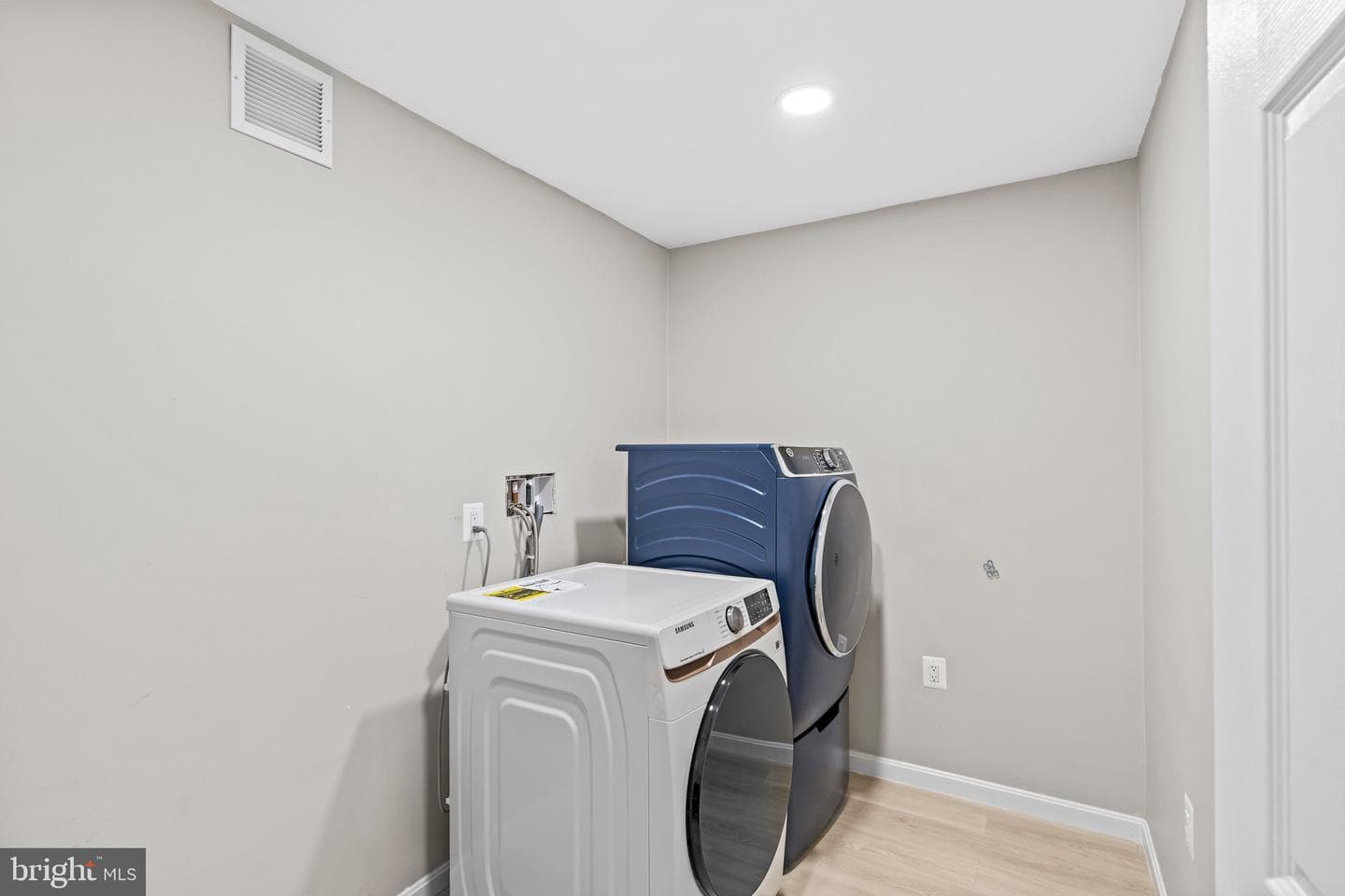 20317 Vermeer Street photo 36