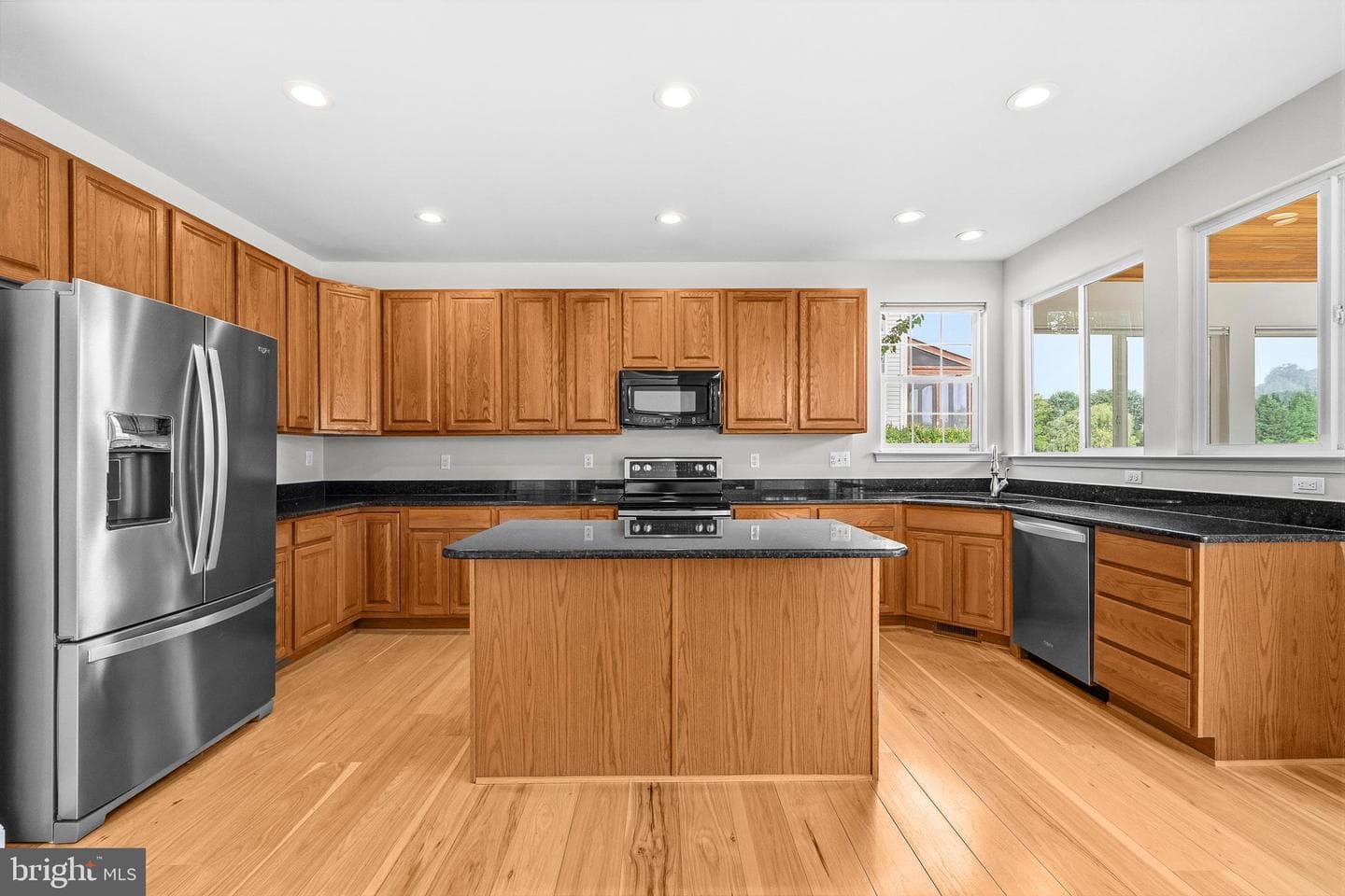 862 Macalister Drive SE photo 12