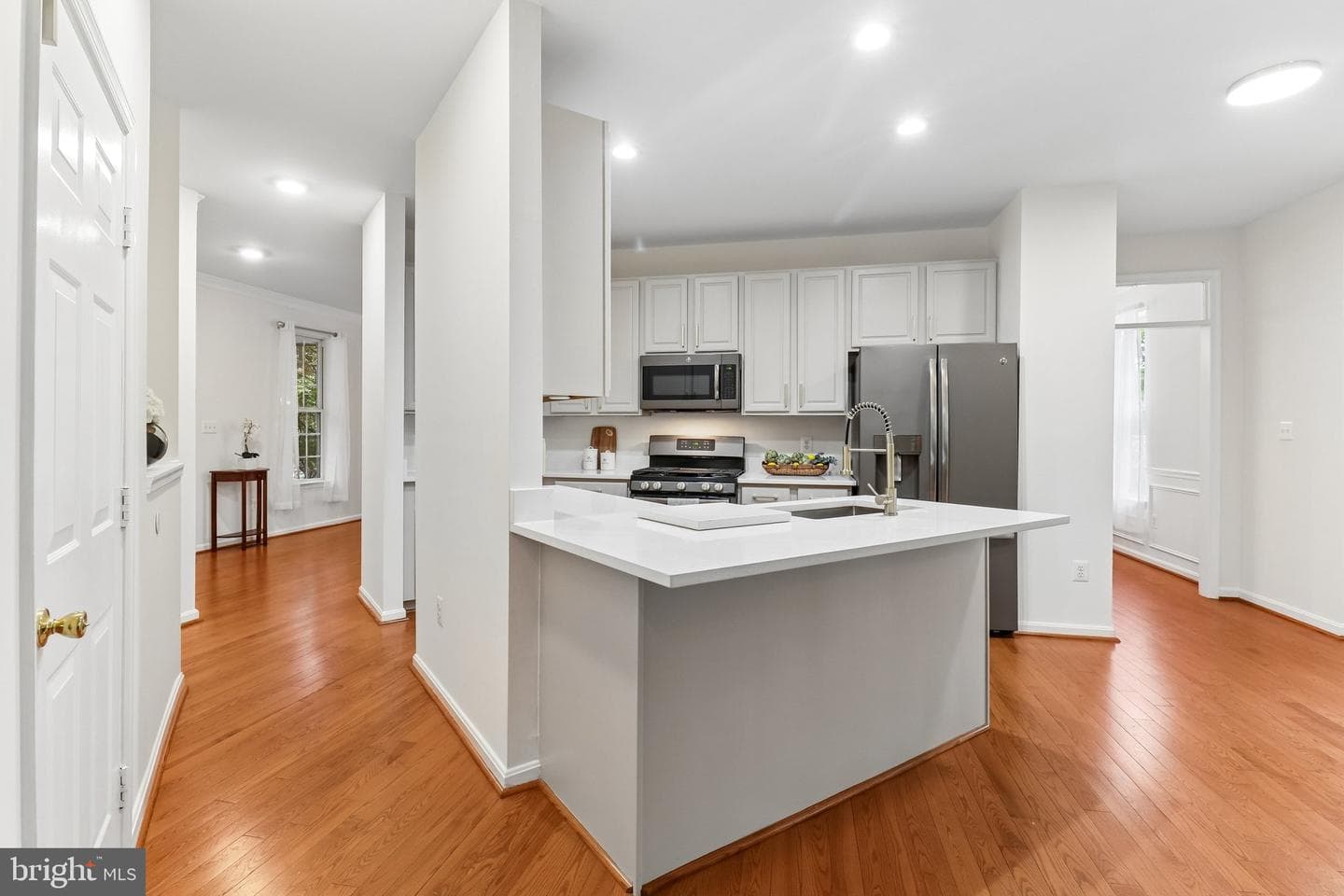 43528 Clivedon Court photo 4