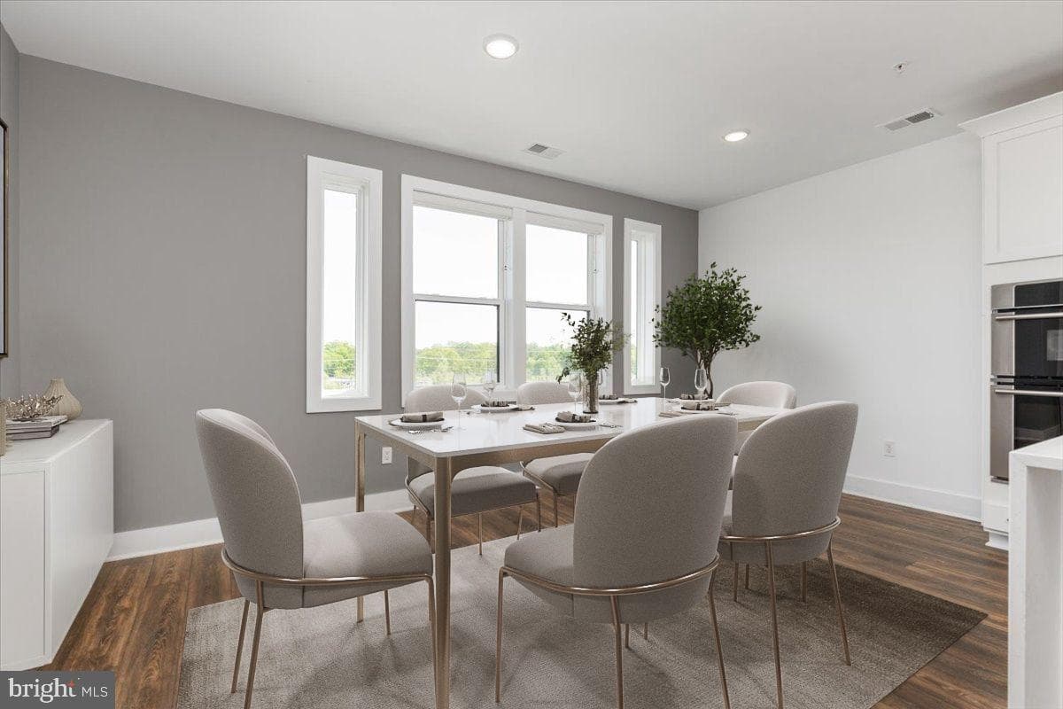 44824 Tiverton Square photo 11