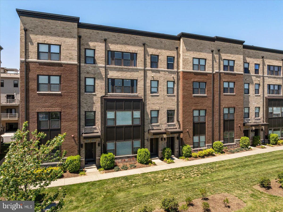44824 Tiverton Square photo 37