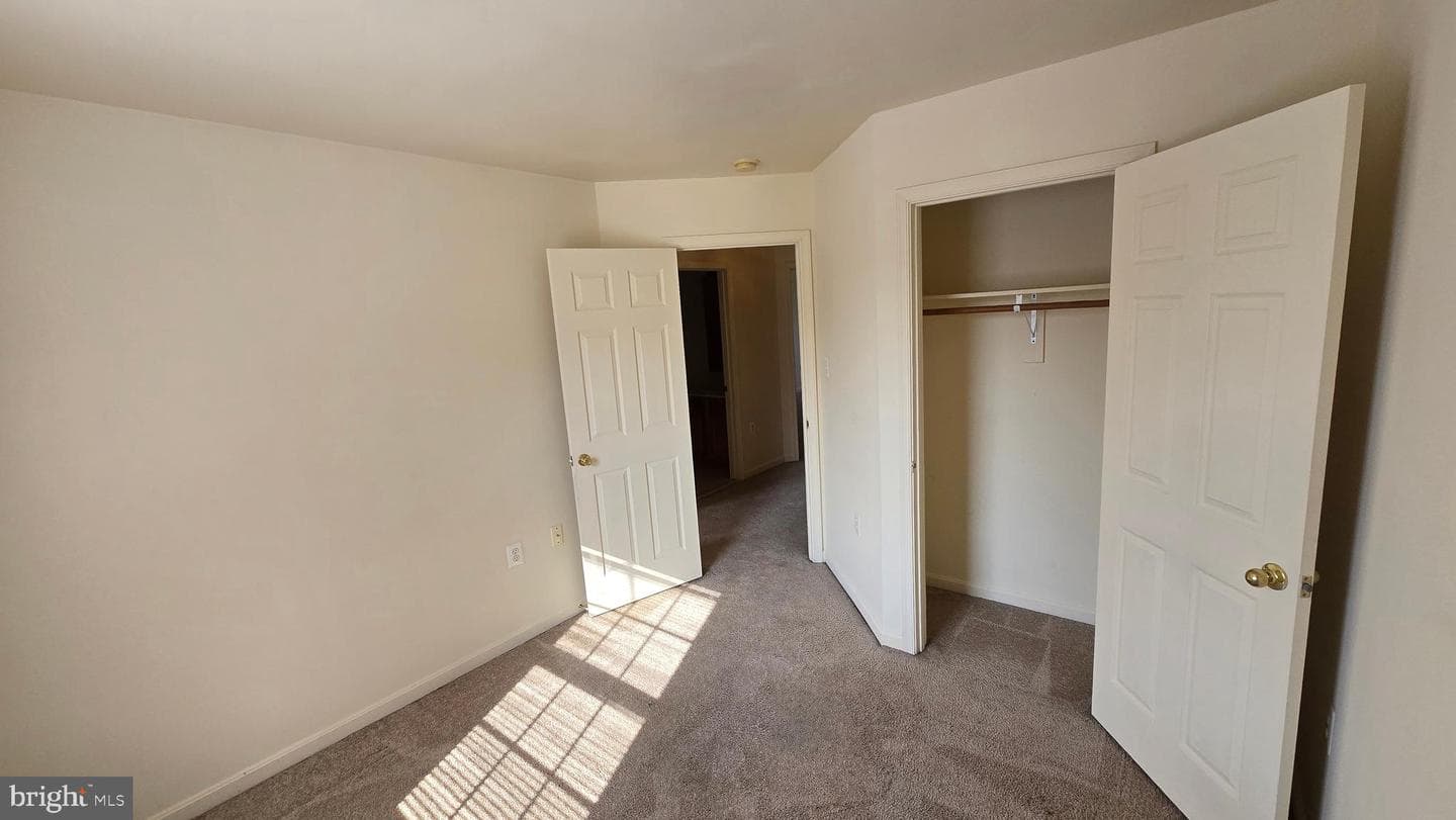 643 Mcleary Square SE photo 14