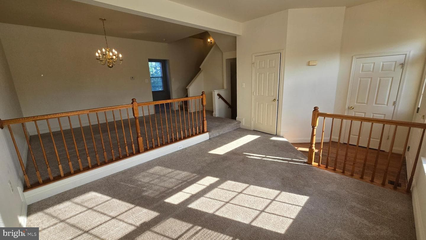 643 Mcleary Square SE photo 3