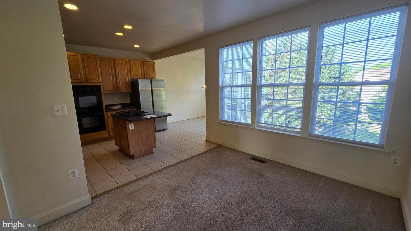 643 Mcleary Square SE photo 6