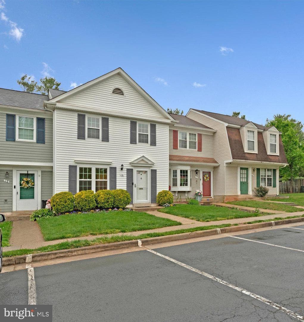 16 Dulany Court photo 3