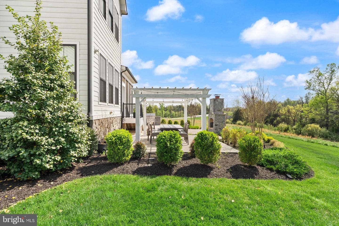 23385 Walking Woods Lane photo 10
