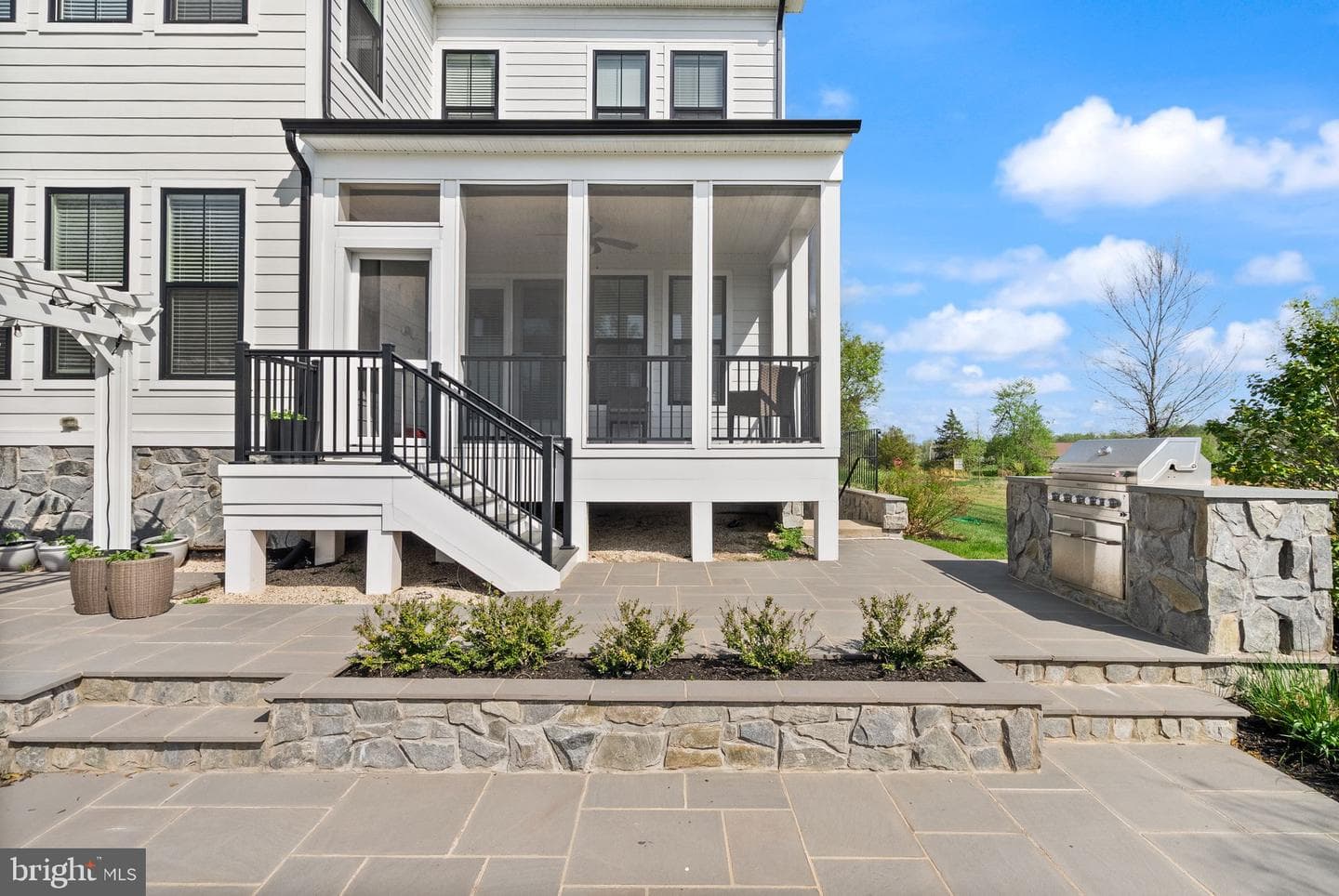 23385 Walking Woods Lane photo 4