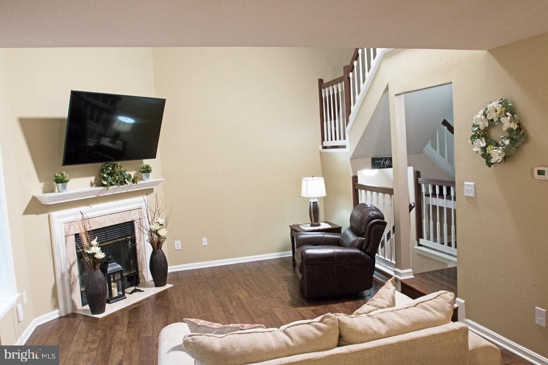 21186 Vineland Square photo 8