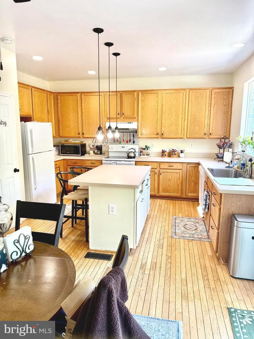 20275 Glenrobin Terrace photo 8