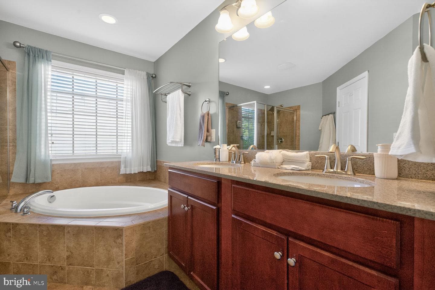 22166 Napier Terrace photo 16