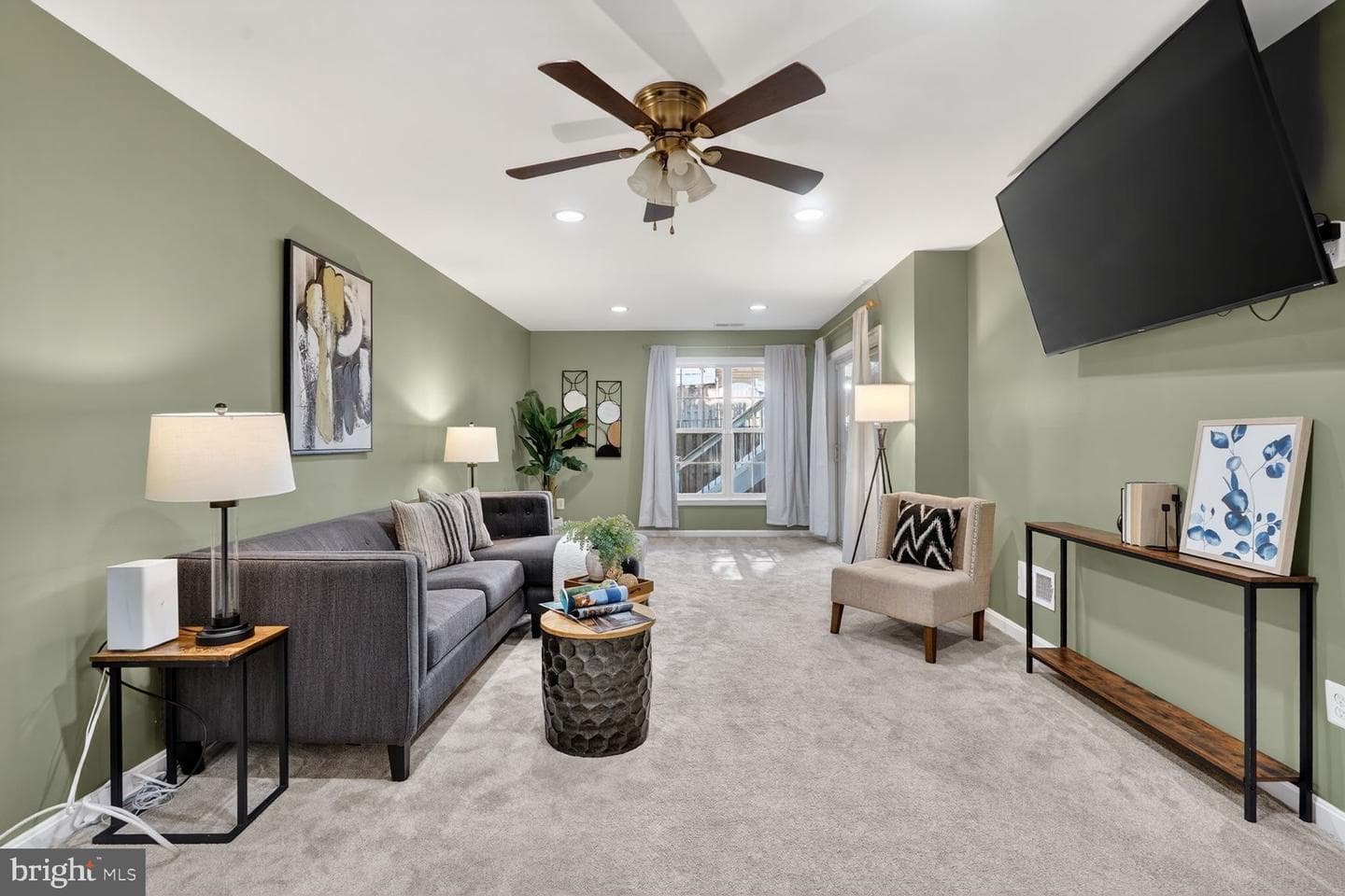 22166 Napier Terrace photo 24