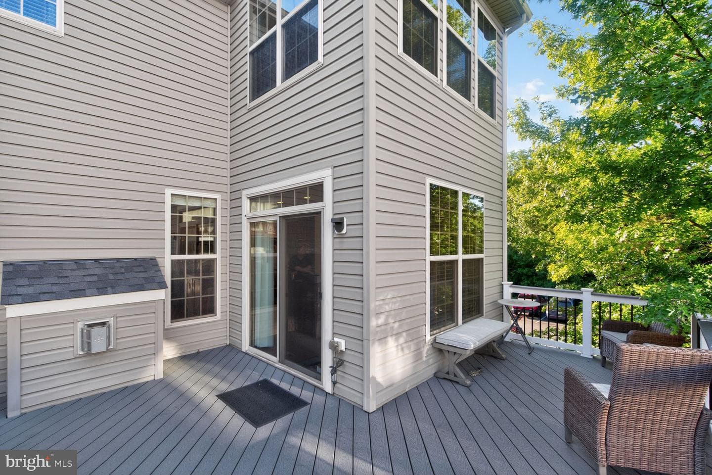 22166 Napier Terrace photo 28