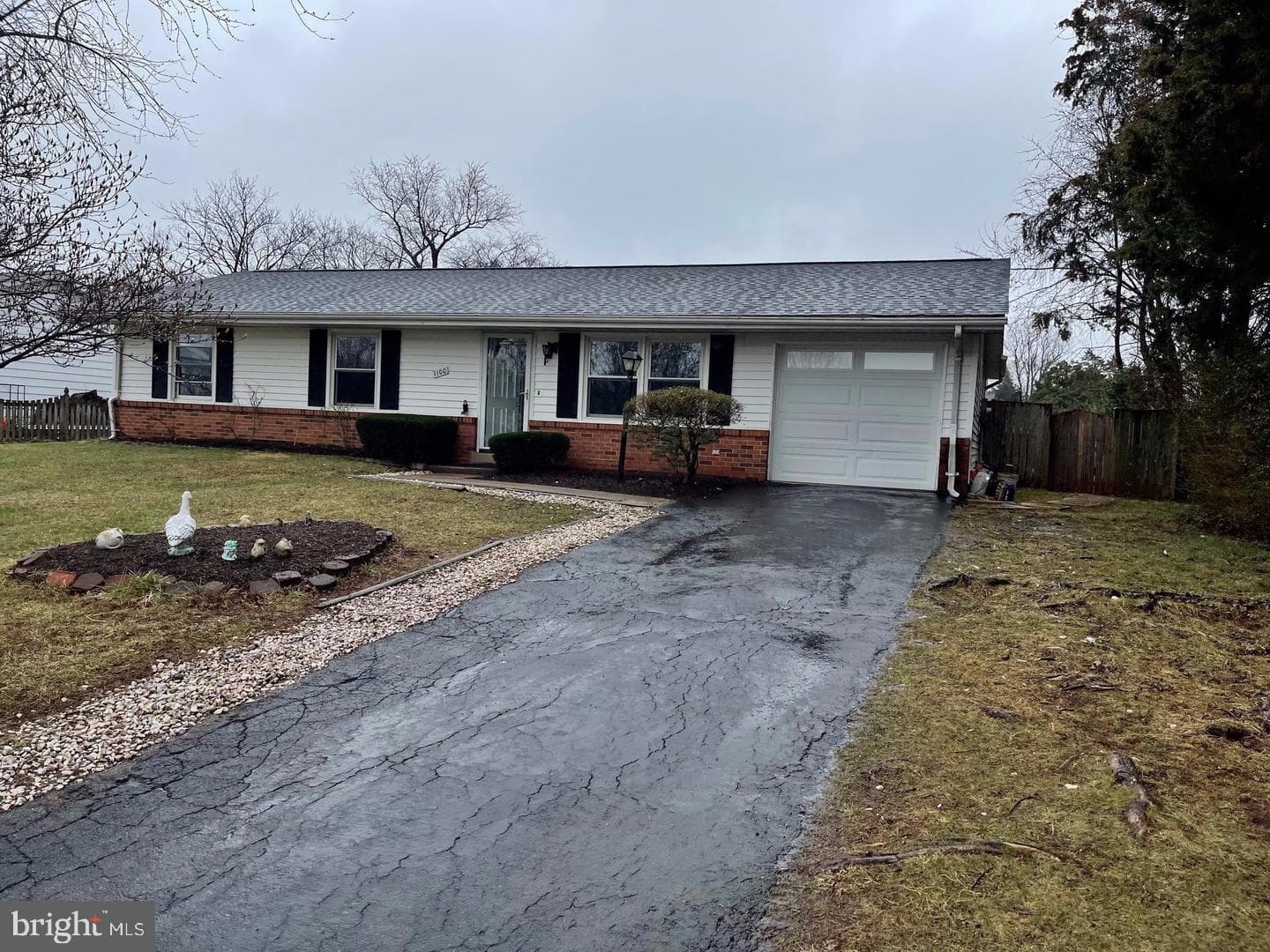 1100 N Sterling Boulevard, Sterling