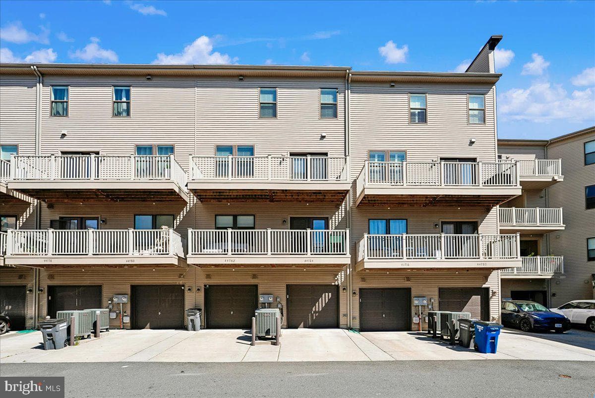 44784 Tiverton Square photo 30
