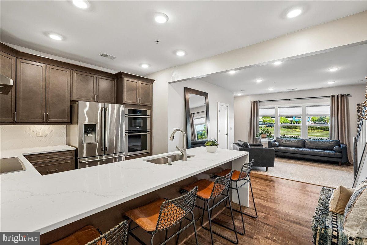 44784 Tiverton Square photo 6