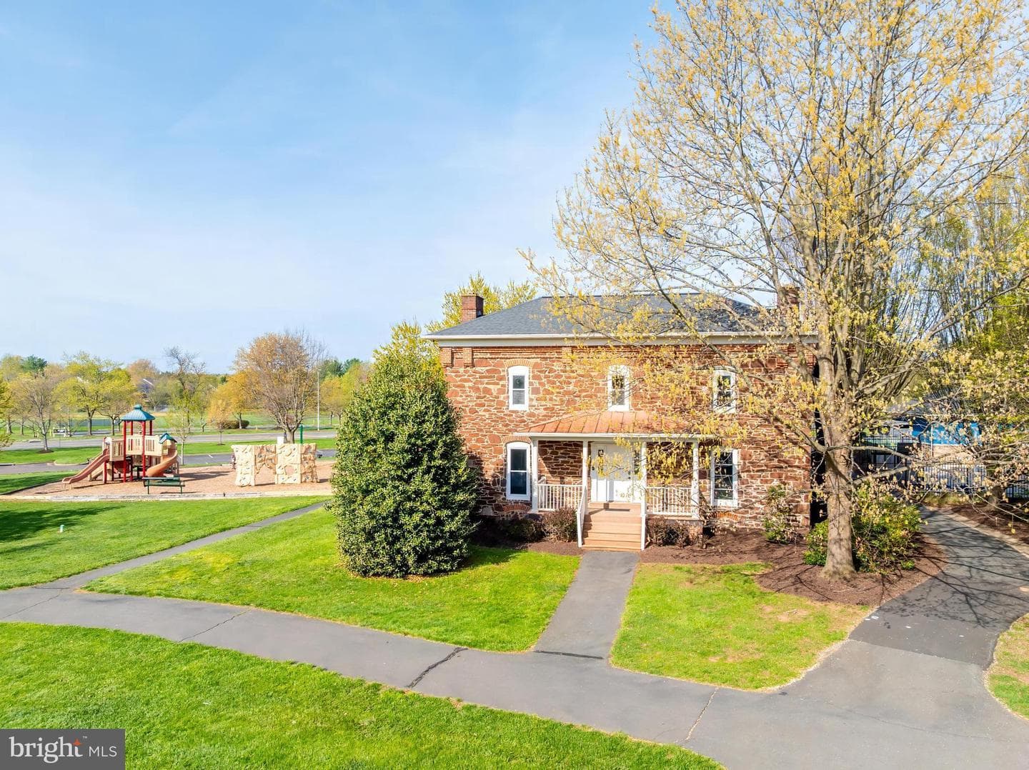 627 Warrenton Terrace NE photo 47