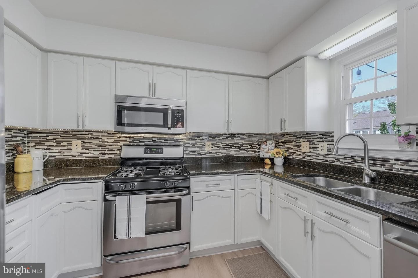 627 Warrenton Terrace NE photo 8