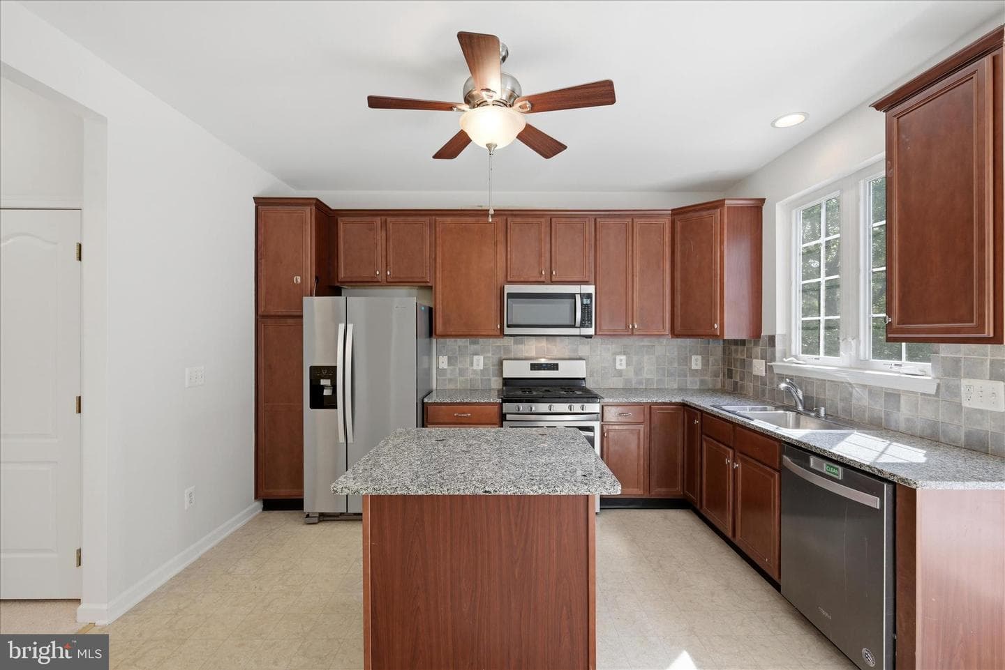 20471 Greymont Terrace photo 13