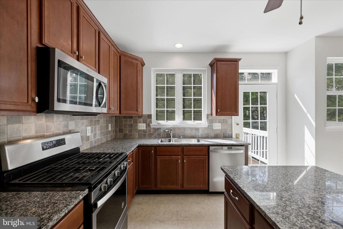 20471 Greymont Terrace photo 14