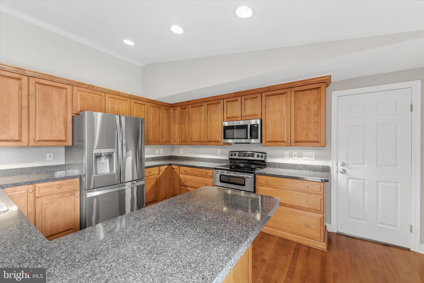 114 Birch Street NE photo 11