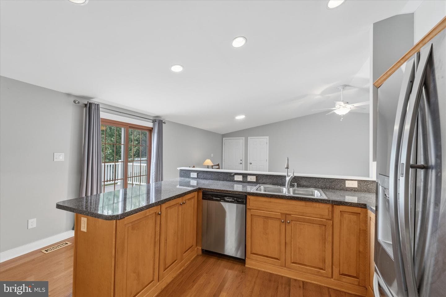114 Birch Street NE photo 13