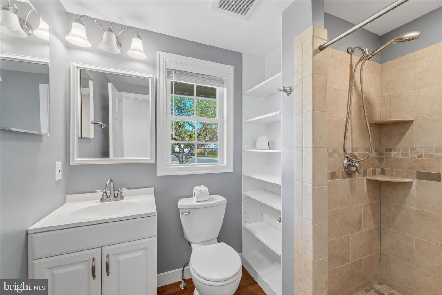 114 Birch Street NE photo 25