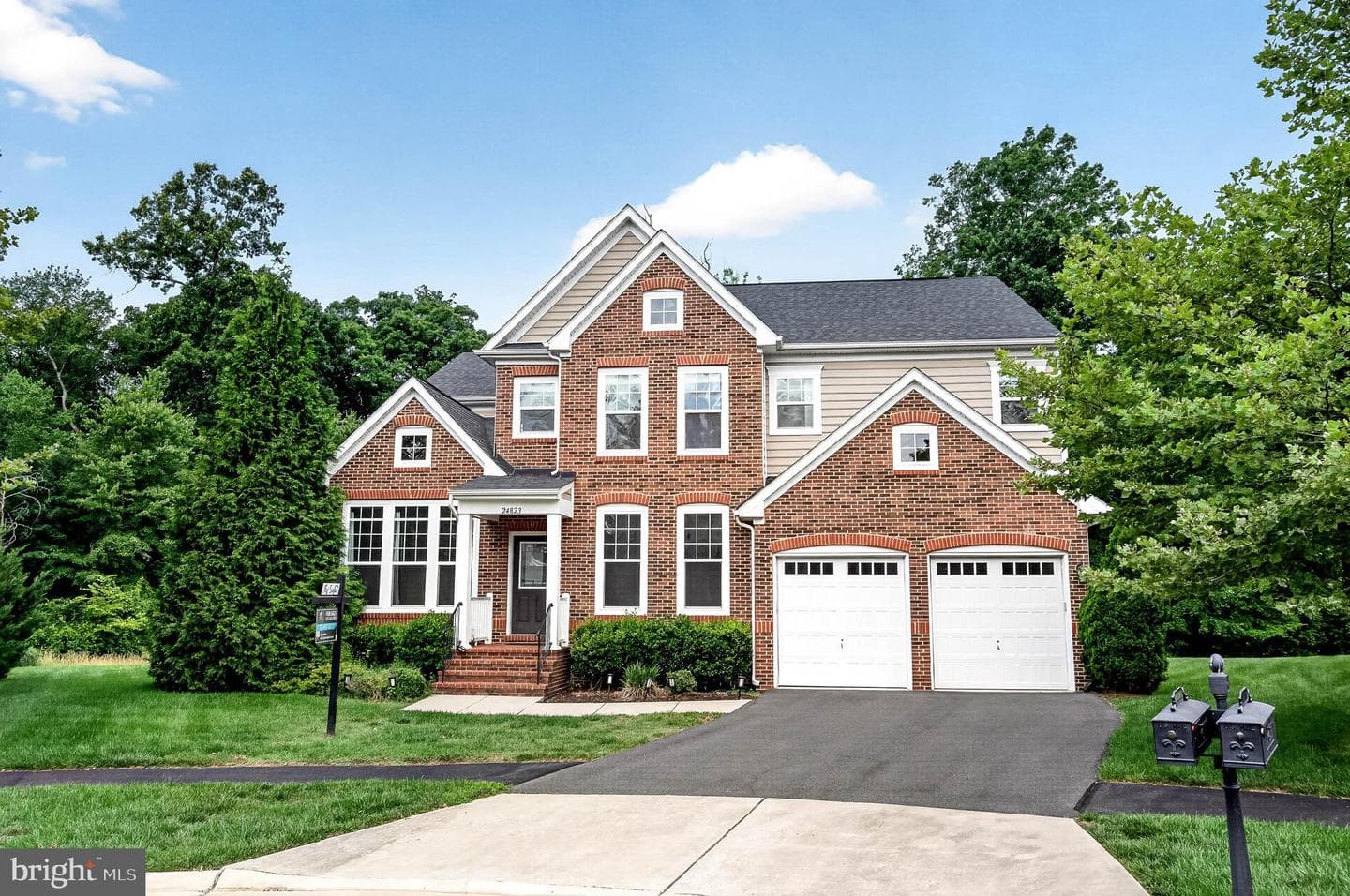 24823 Barrington Grove Court, Aldie