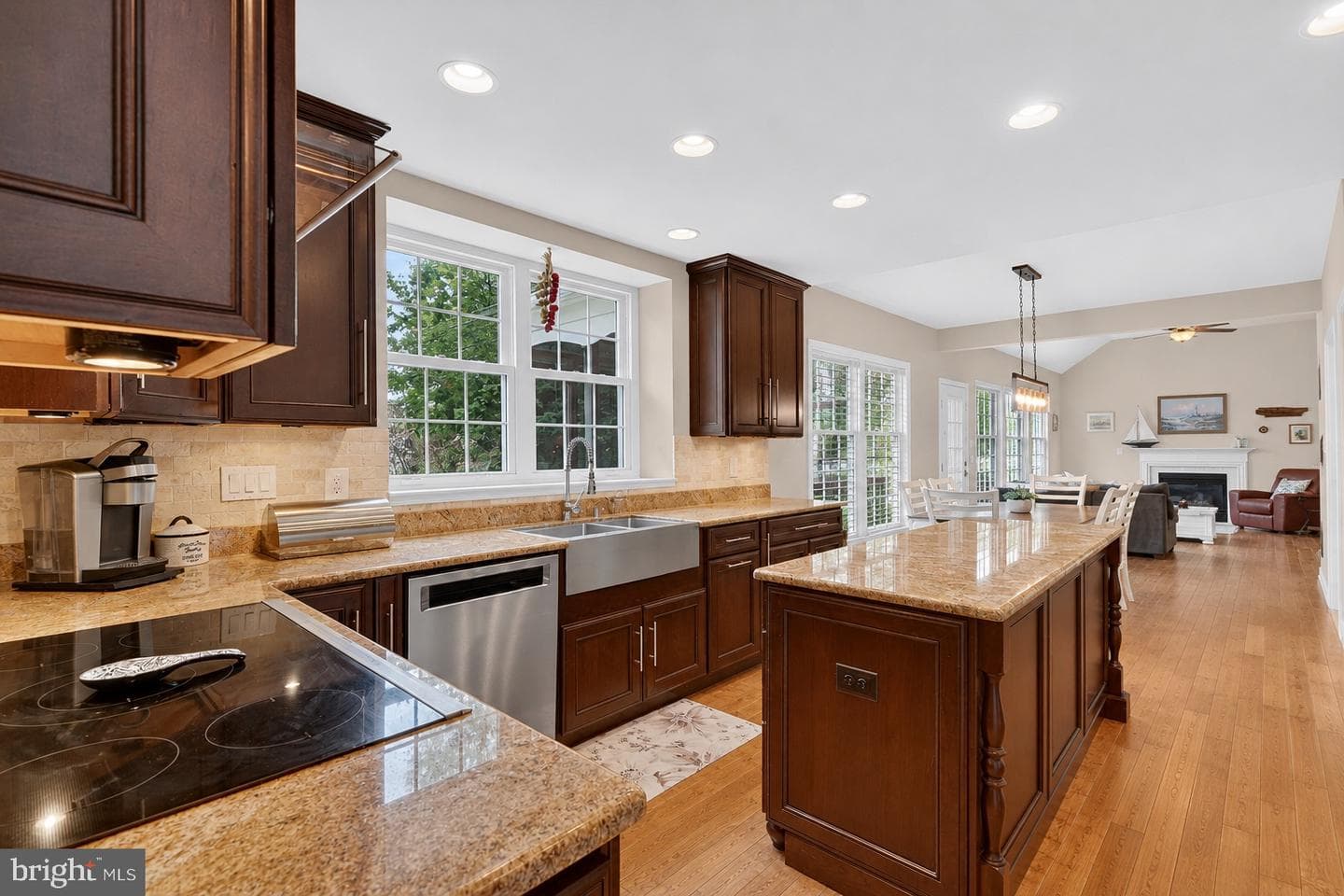 105 Allman Way SW photo 3