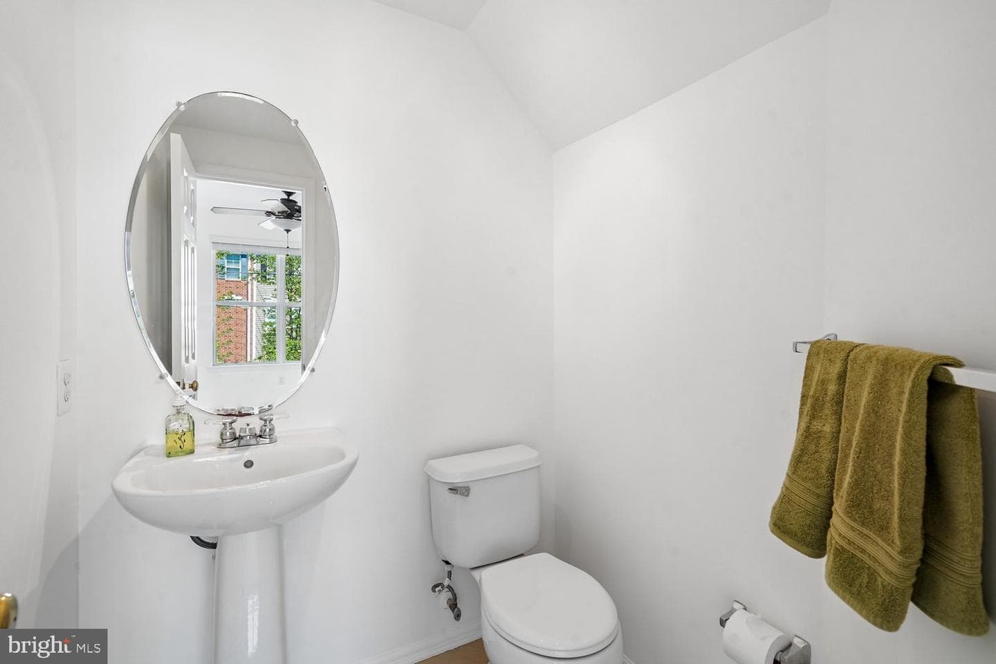 43131 Huntsman Square photo 16