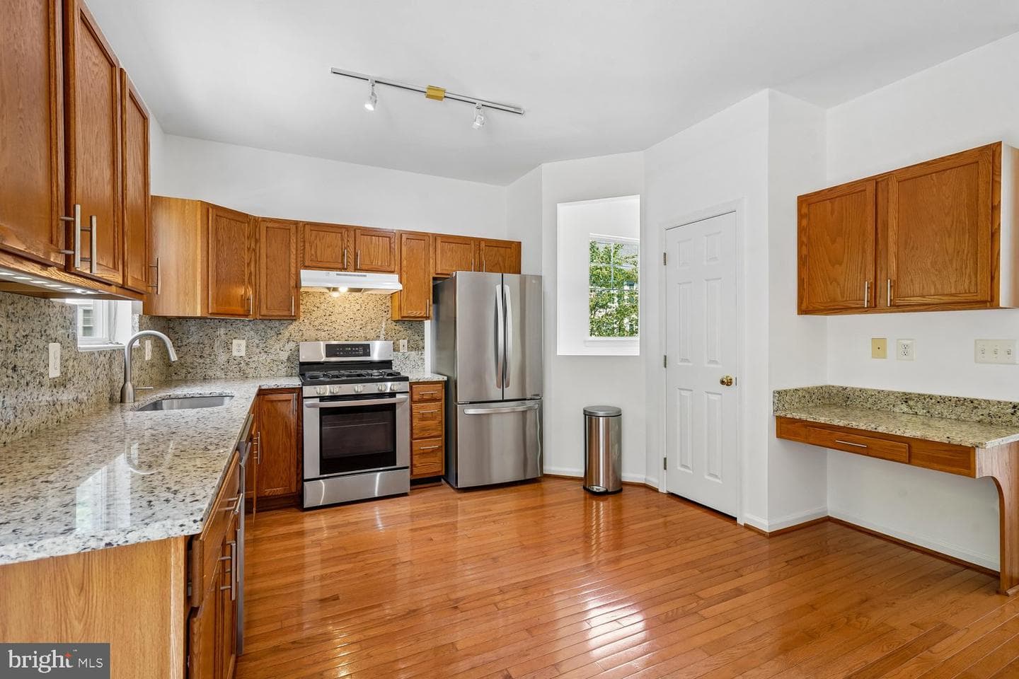 43131 Huntsman Square photo 18