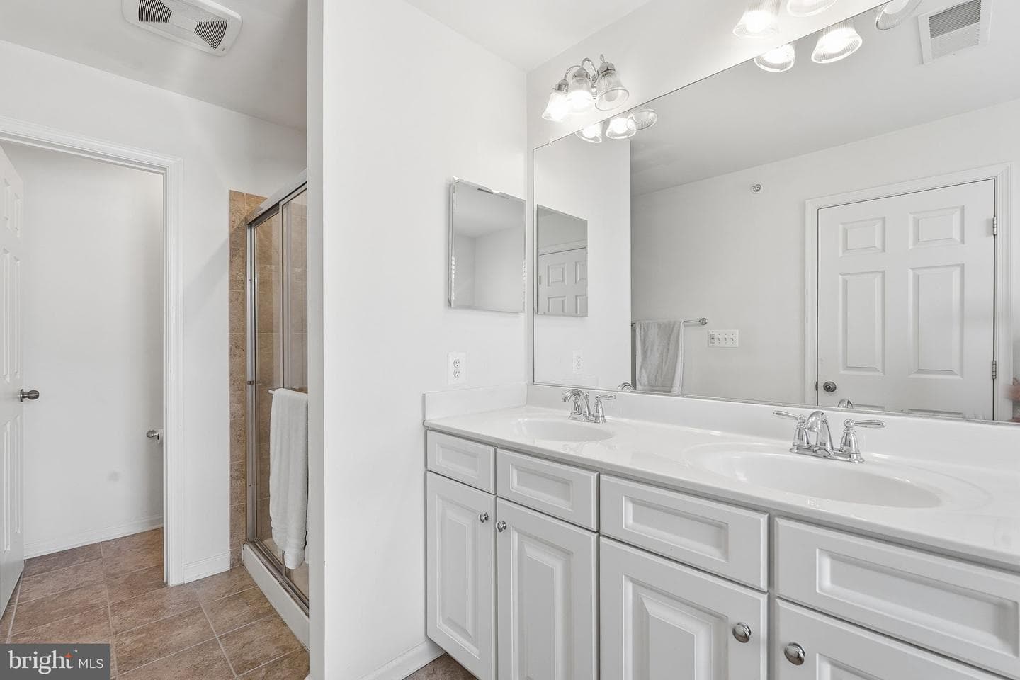 42167 Canary Grass Square photo 38