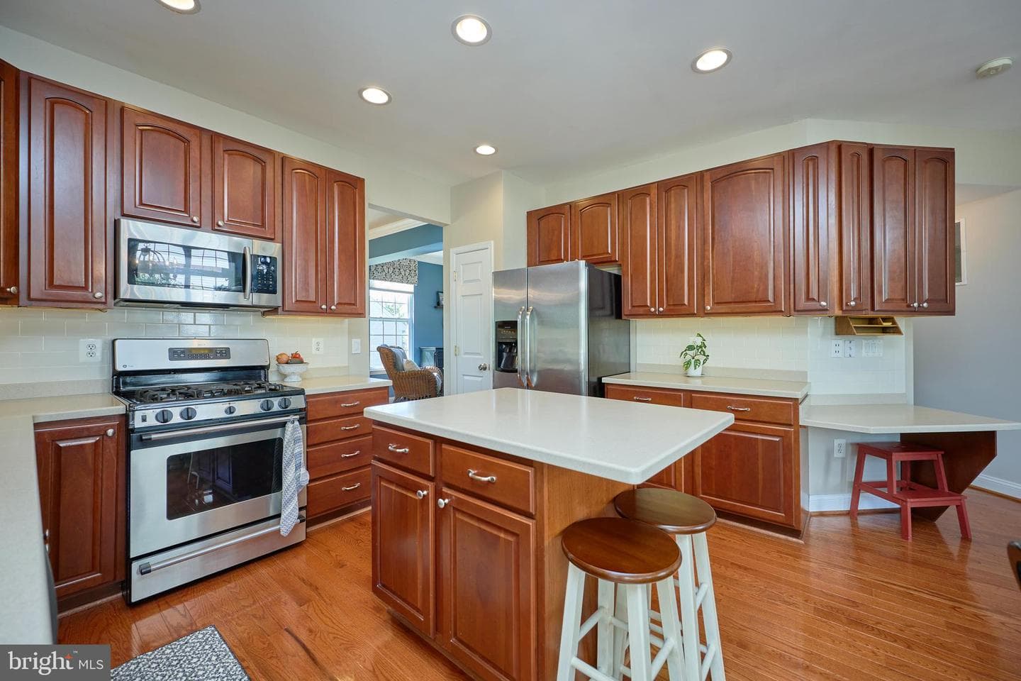 1706 Revere Court NE photo 9
