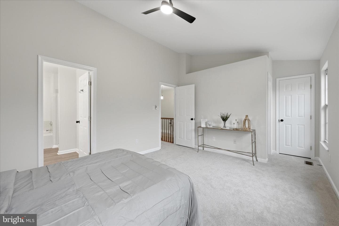 20368 Burnley Square photo 13