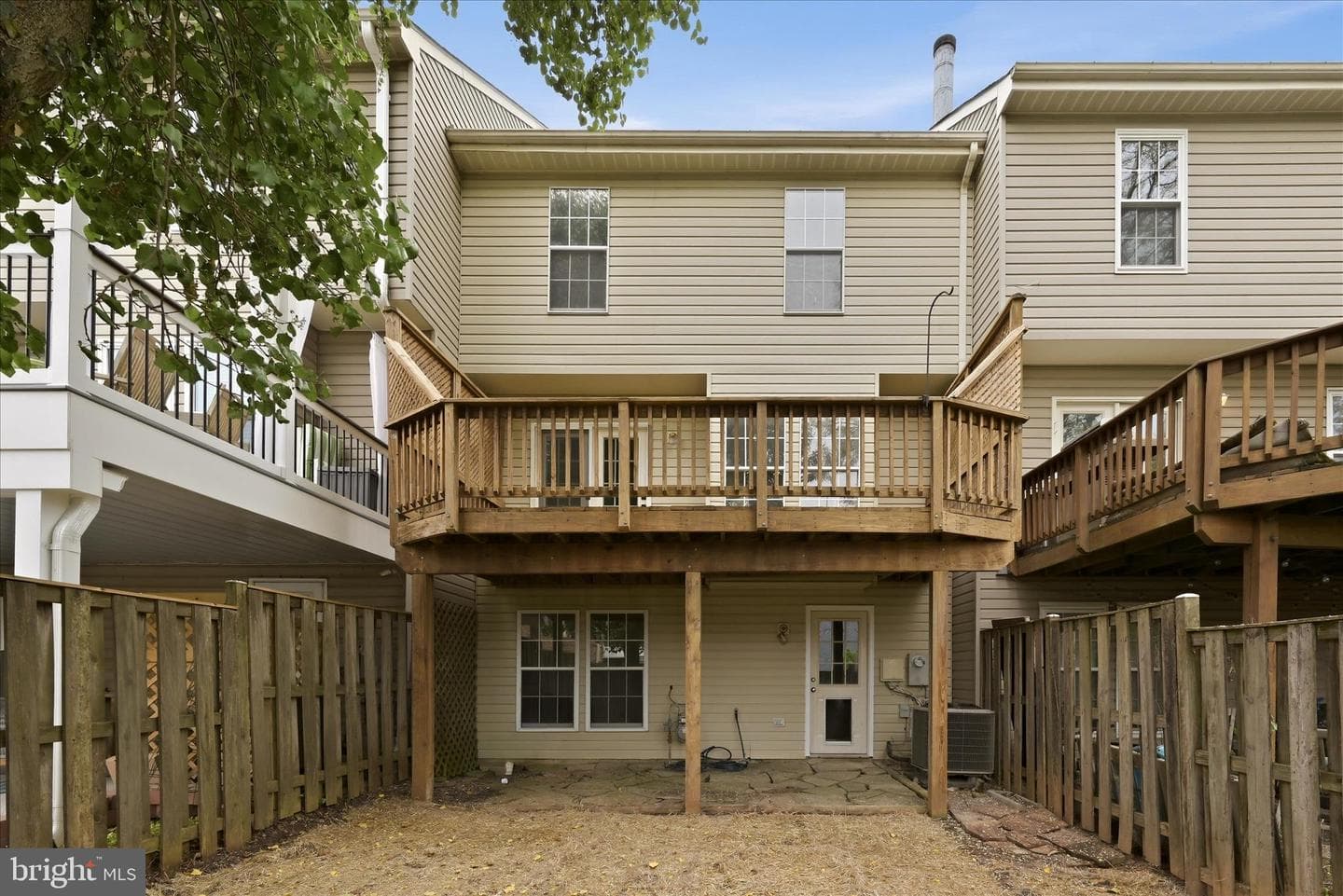 20368 Burnley Square photo 31