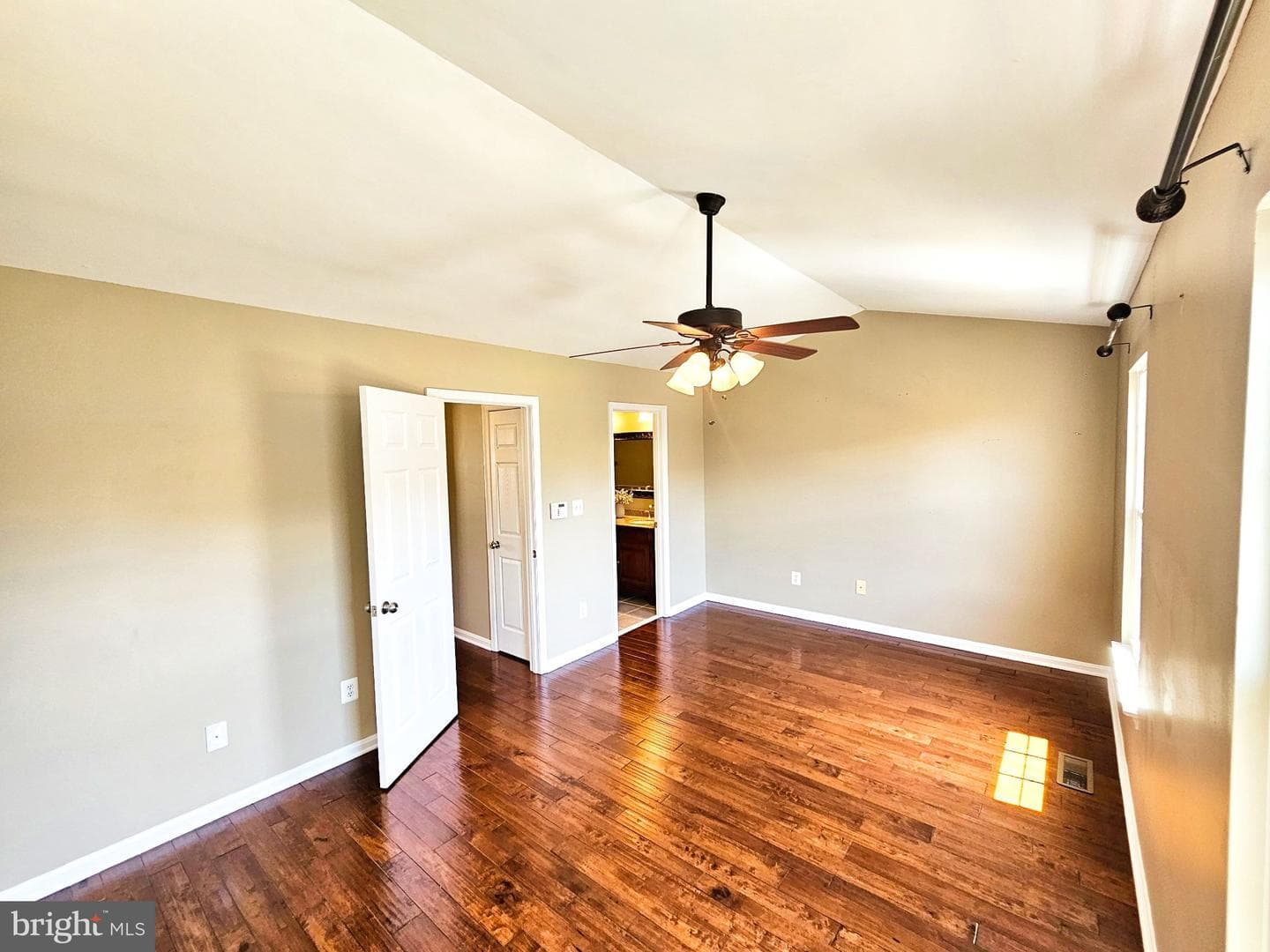 21747 Kings Crossing Terrace photo 23