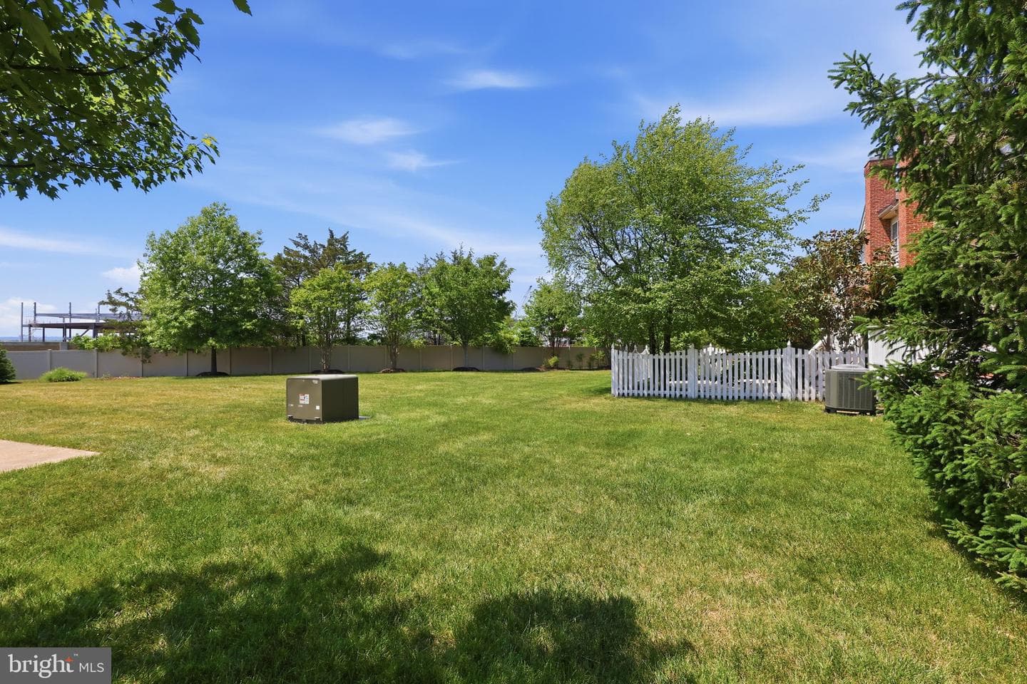 19617 Edgemont Square photo 55
