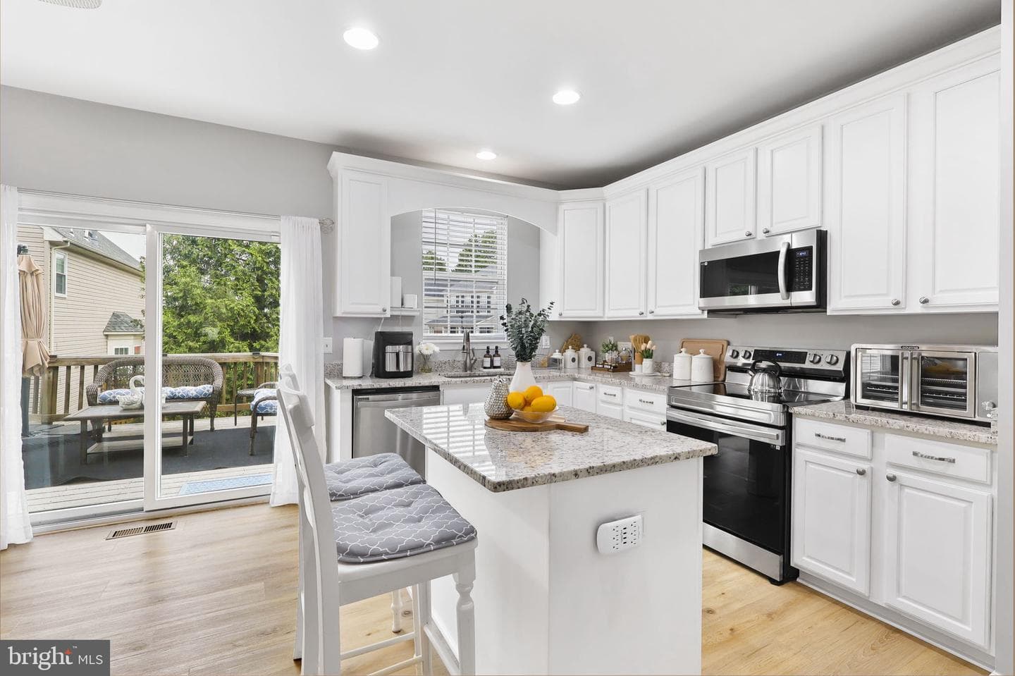 401 Rusert Drive SE photo 3
