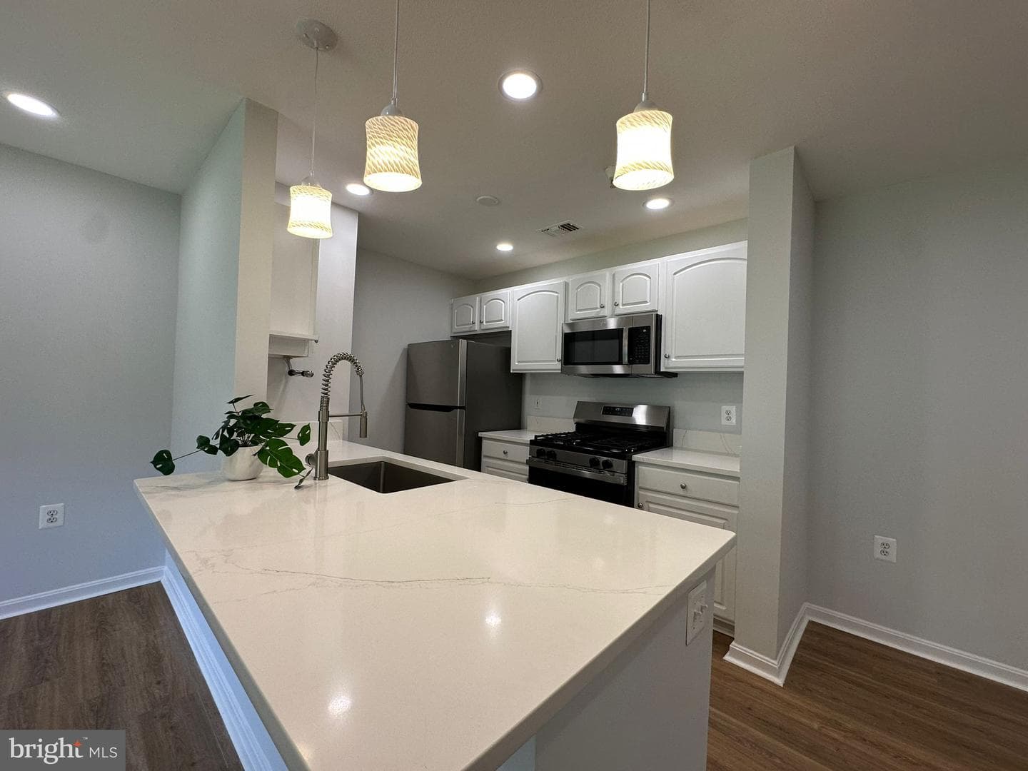 43577 Patching Pond Square photo 17