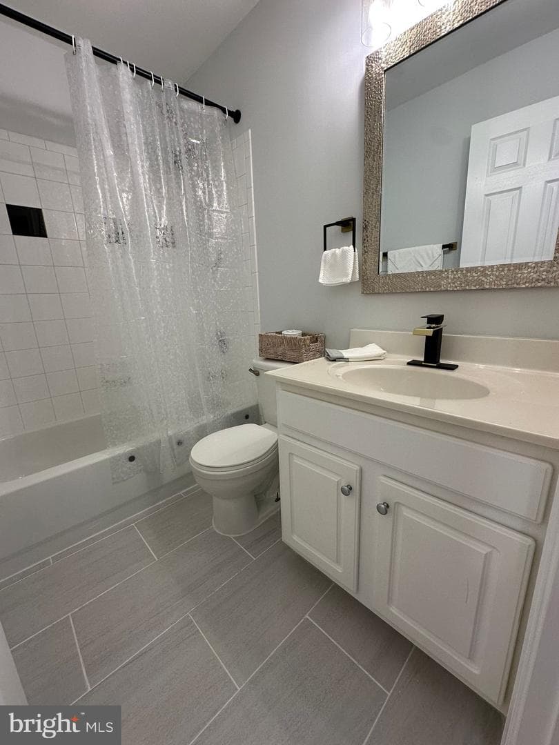 43577 Patching Pond Square photo 21