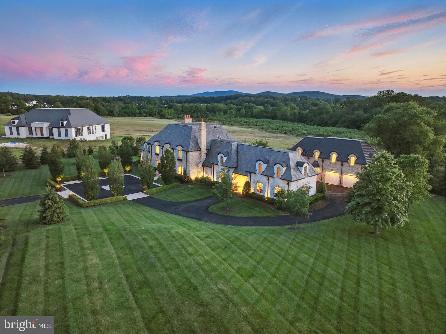 22805 Creighton Farms Drive, Leesburg