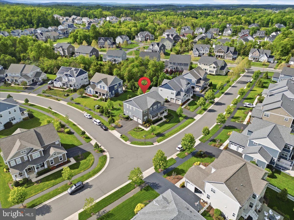 40777 Foxtail Fields Drive, Aldie